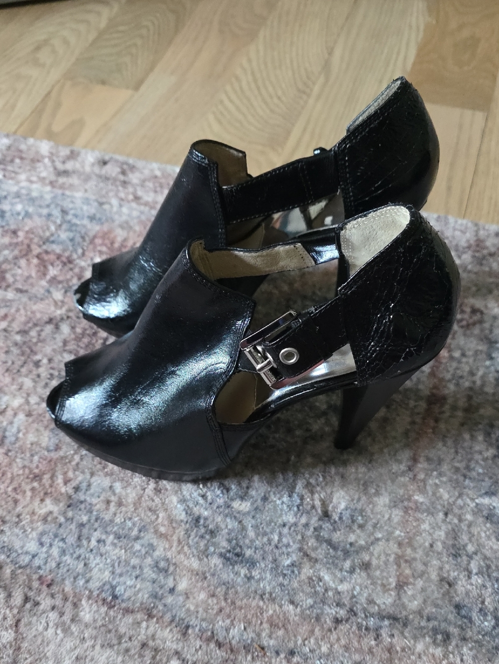 Black Vintage Micharl Kors Peep-Toe High Heel Sandals